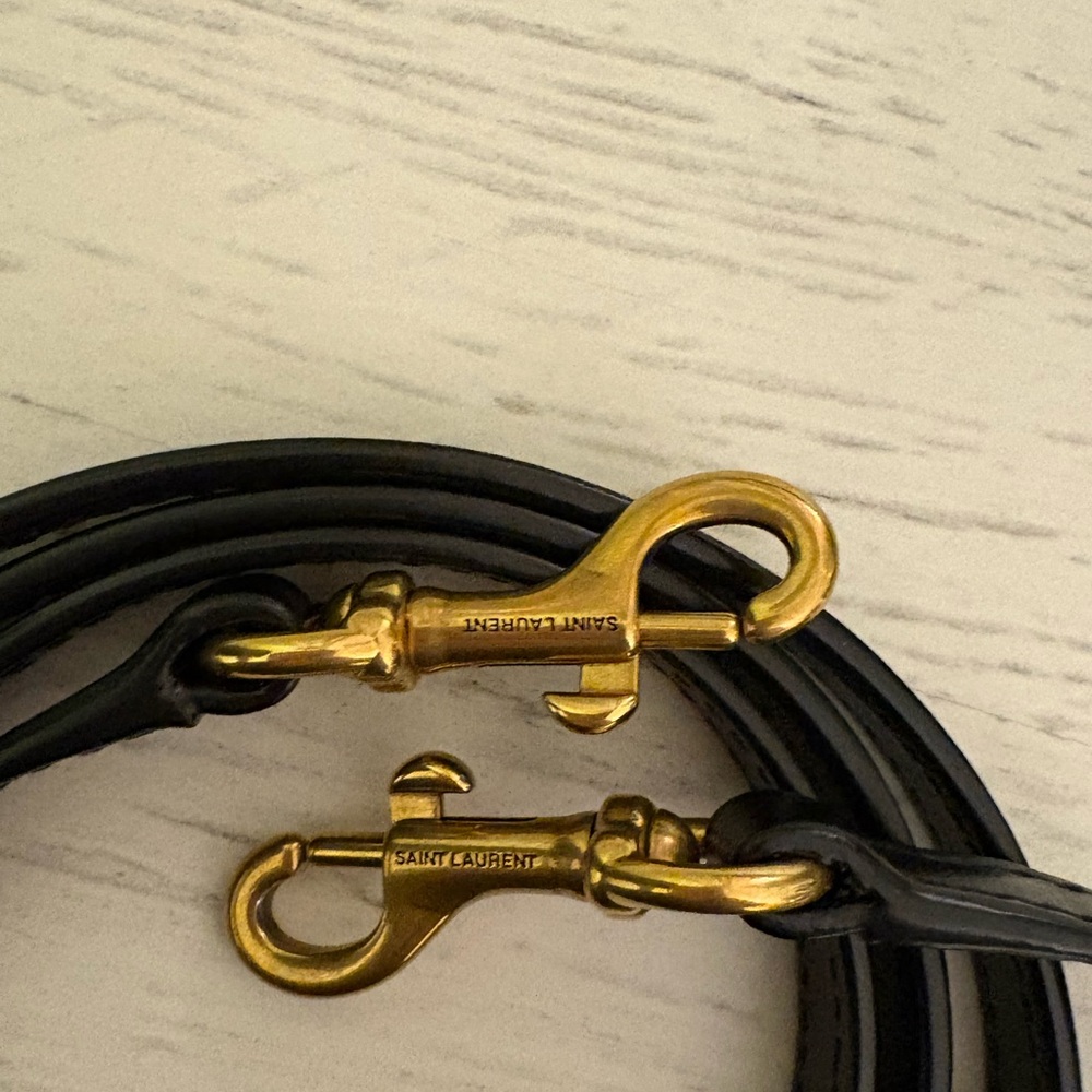 Saint Laurent YSL Toy LouLou in black w/ gold hardware and adjustable strap - Picture 11 of 14